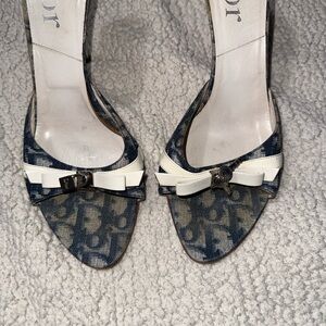 Dior Women's Navy and Cream Patterned Heels